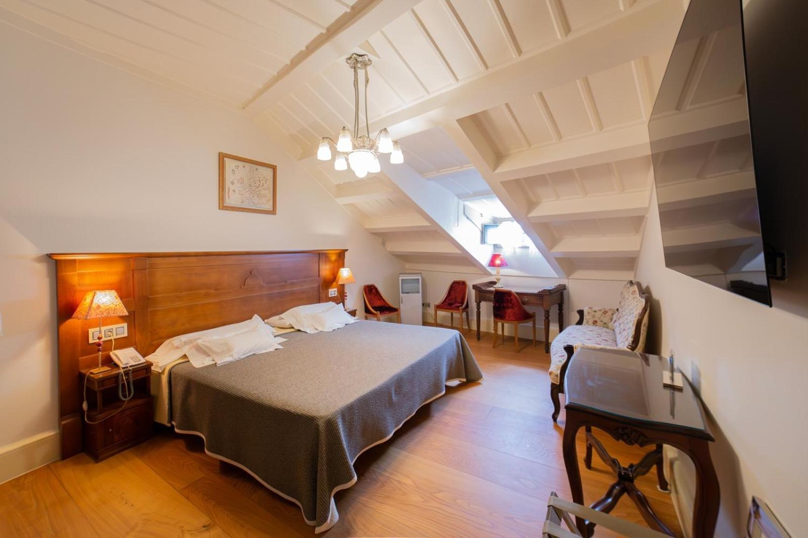 Hotel Monumento Pazo de Orbán Lugo Quarto foto